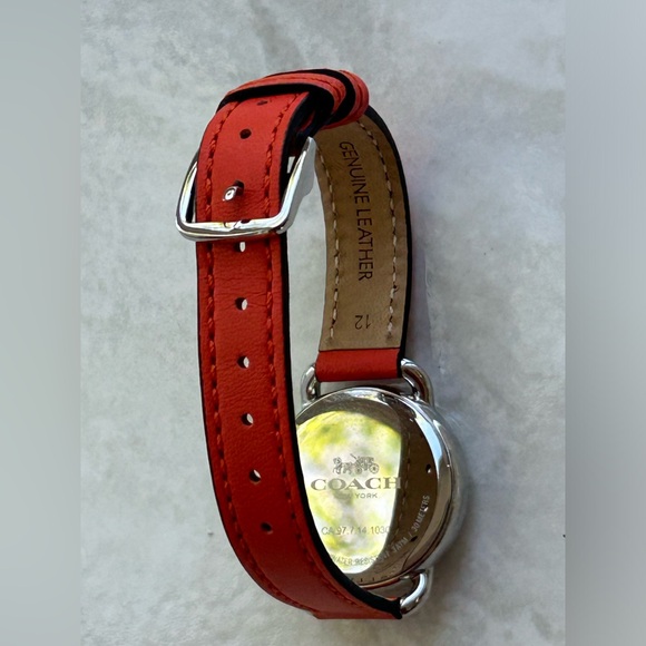 Coach Ladies Wrist Watch. Cary Collection. 34 mm diameter. Model 977141030. NIB - Picture 4 of 5